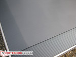 Brushed-aluminum, matte lid
