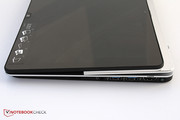 The casing exhibits a clear wedge shape in tablet mode.