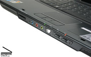 At the front side of the Extensa 5220 there are a lot of ports and switches. Besides sound ports, there are also an infra-red port, and both slide switches for Bluetooth (not available) and WLAN.