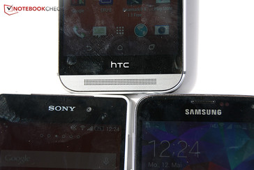 Sony has to improve the stability. The HTC One M8 leaves the best impression in this category.