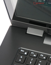 Dell provides a slim 17-inch laptop that operates energy efficiently, while offering a throughout high application performance.