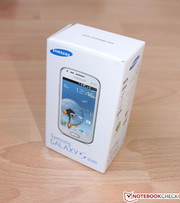 Samsung's Galaxy S DUOS comes in a compact box and