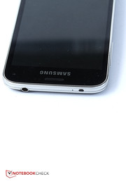 A fingerprint reader is integrated into the home button.
