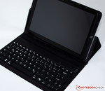 There are a lot of accessories included with the delivery. E.g. Kensington Bluetooth keyboard with case.