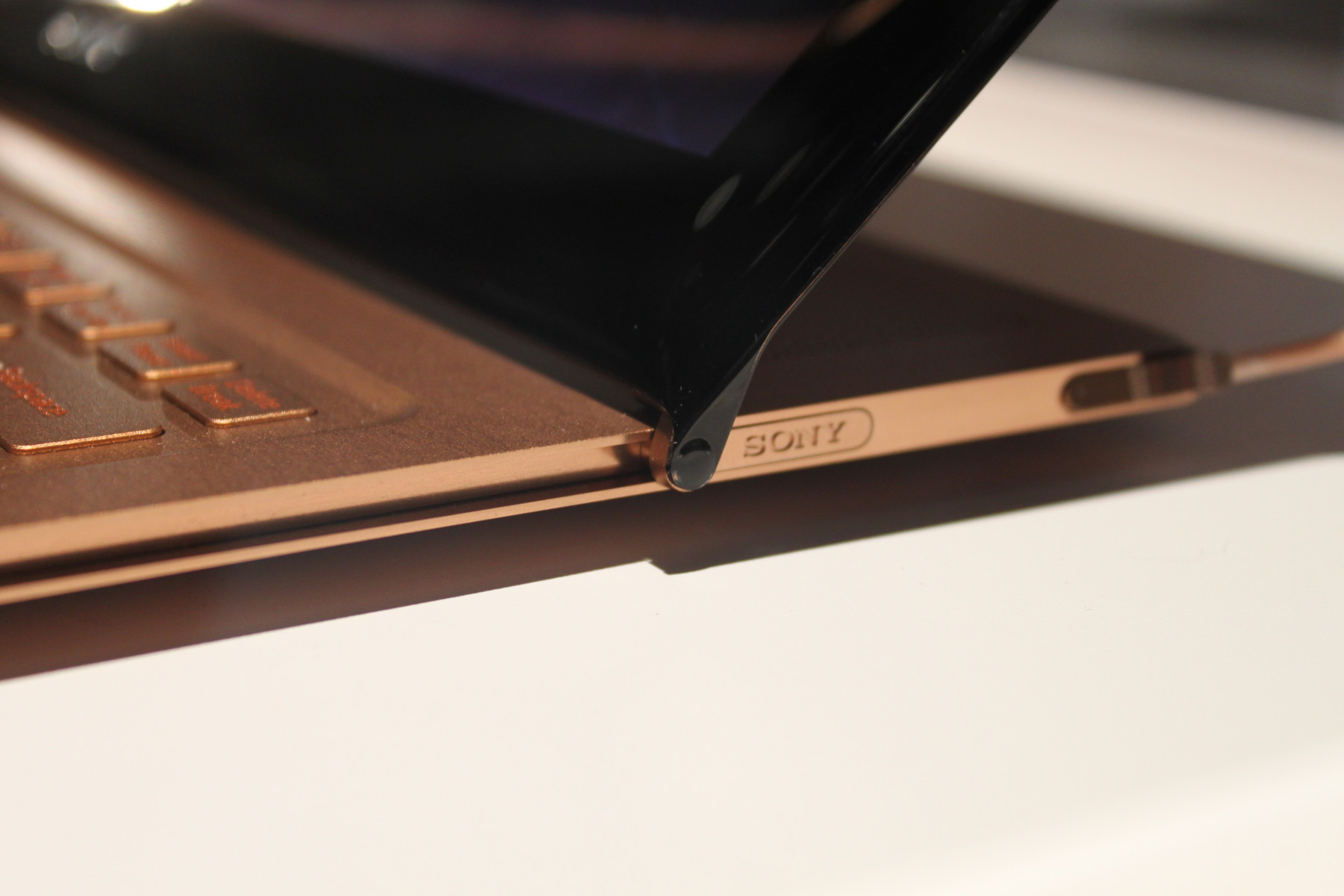 Sony shows off Hybrid, Slate notebook prototypes News