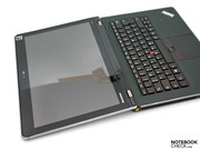 The display's maximum opening angle of about 185 degrees is agreeable.