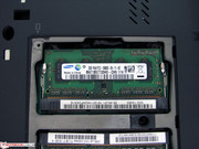 The test device's 4 GB RAM are distributed over both slots.