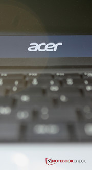 Acer treats the Aspire E1-571G to...