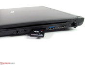 The cardreader is easily accessible on the side.