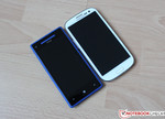 Size comparison: HTC's 8X and Samsung's Galaxy S3