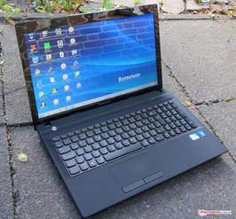 The IdeaPad N581 outdoors