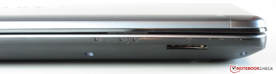 Front: Memory card reader (SD, SDHC, SDXC, MMC)