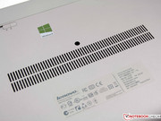 The underside of the S405 does not house a maintenance hatch, but only a big fan grille.