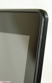Hard edges and corners for both tablet and stand modes