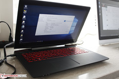 AMD shows off Lenovo Y700 with FX-8800P APU