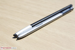Nvidia Shield Tablet stylus (Top) vs. S Pen (Bottom). The sharper tip of the S Pen makes it more ideal for writing.