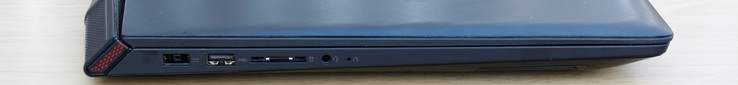 Left: AC adapter, USB 2.0, SD reader, 3.5 mm combo audio