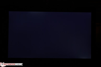 msi phantom pro gs43vr 6re Some slight bleeding on the top and bottom edges