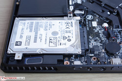 Front speaker adjacent to 2.5-inch drive Front speaker adjacent to 2.5-inch drive