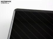 and it shines like soapstone (high-gloss lid).