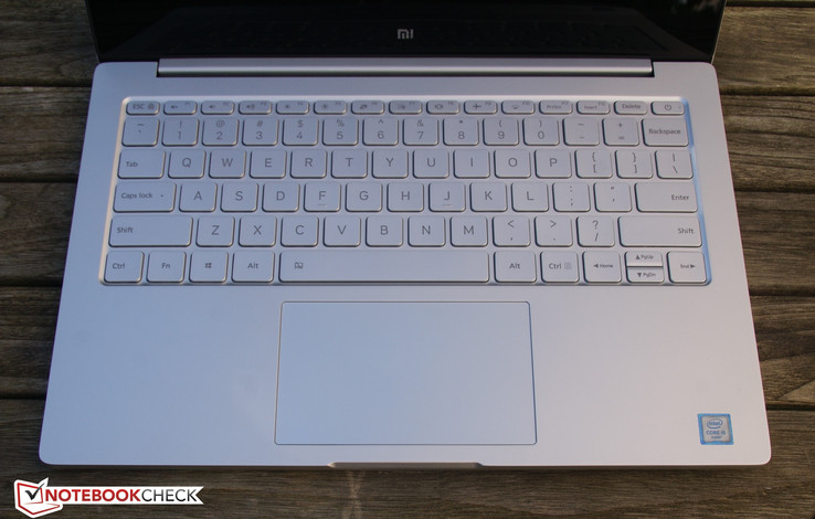 Mi Notebook Air: keyboard and touchpad
