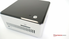 NUC6i5SYH SD card slot