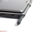 The input pen can be stowed in the case.
