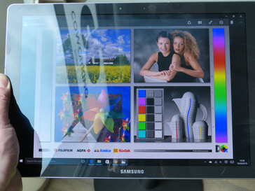 Samsung Galaxy TabPro S outdoor viewing