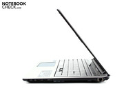 The base unit and lid are kept very slim and underline the stylish appearance.