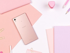 Pink Sony Xperia Z5 Android smartphone inspired by Sakura