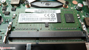 One memory slot is empty, the other slot is occupied by one DDR3-1600 module with 4 GB.