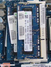Two working memory banks are available.