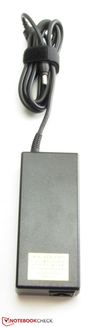 The power adapter is quite heavy with 621 grams.