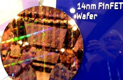 Samsung first generation 14 nm FinFET wafer