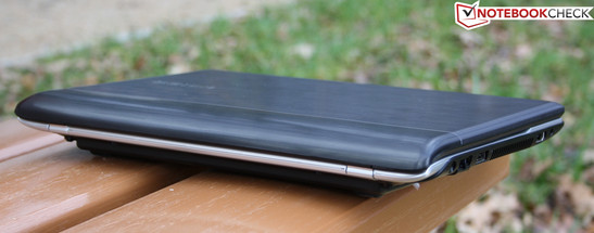 Samsung 305U1A (NP-305U1A-A01DE): Strong battery life, weak case