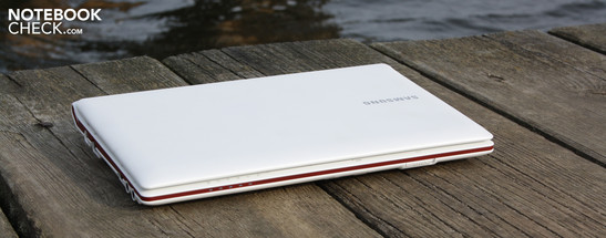 Samsung N145-JP02DE: The white case quickly turns dirty