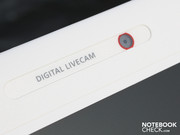 The white plastic of the case is matt and looks pretty.