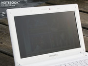 The screen is also very bright, so it’s possible to use it outdoors.