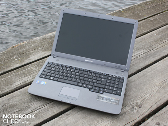 Samsung P530 Pro Pitts: Simple office notebook with plus points in the areas of ergonomics, input devices and display.