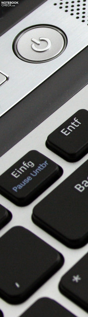 Samsung RF510-S02DE: A high-end office worker with matt TFT and good keyboard.