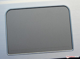 Toshiba has chosen a multi-touch Clickpad.
