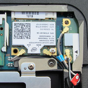 Full access is available to the WLAN module, and the antenna for the UMTS module.