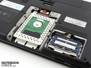 The maintenance cover on the bottom reveals the 2.5 inch Samsung HDD