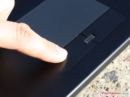Touchpad with broad keys, but too short stroke