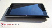 Despite the glossy surface the Xperia L is well suited for outdoor use.
