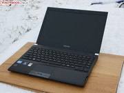 The lower height of the Portégé Z930 ultrabook and its low weight
