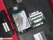 Beneath, the RAM modules, the HDD and the CMOS battery can be accessed.