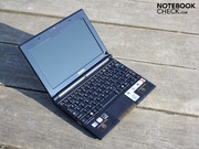 The NB520-108 (here the brown variant) is equipped with an Intel Atom N550 (2x1.50GHz).