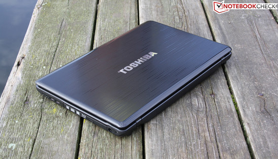 Toshiba Satellite P770-10P: 2x500GB memory capacity, strong performance, but a screen with low contrasts.