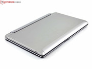 Together the tablet and base weigh more than 2 kilograms and are heavier than a few 13-inch notebooks.